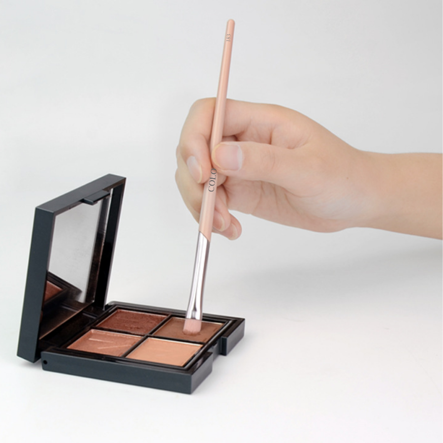 Cọ Che Khuyết Điểm COLOURPOP Concealer Brush C183